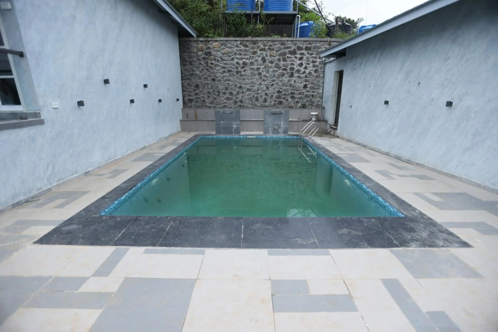 Jumbo Paradise 1 BHK Luxury Lake View Cottage