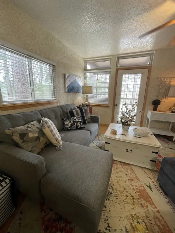 C3 - Mountain Harbor Lodge cottage on Lake Ouachita