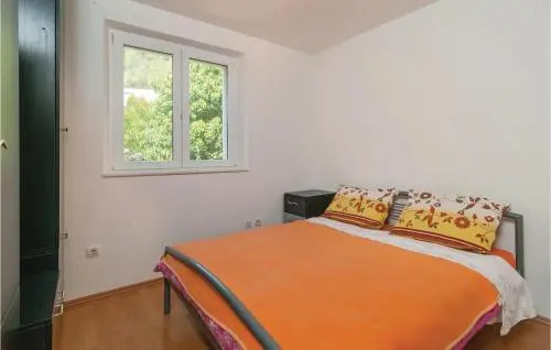 Three-Bedroom Apartment in Pucisce