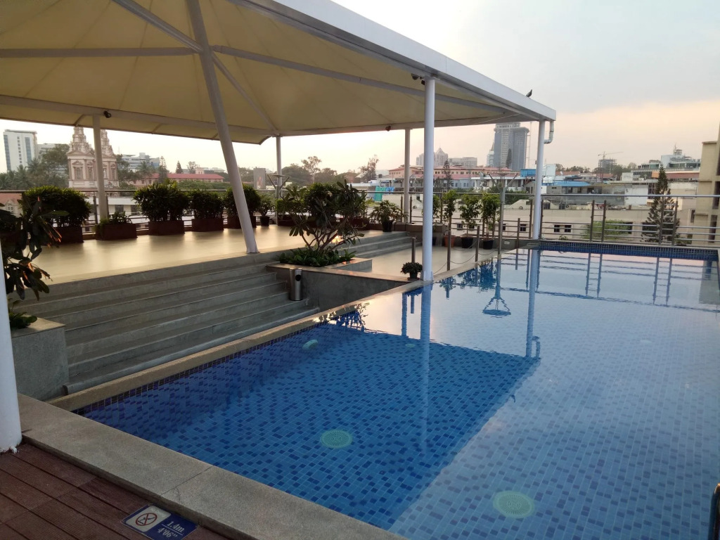 Iris The Business Hotel