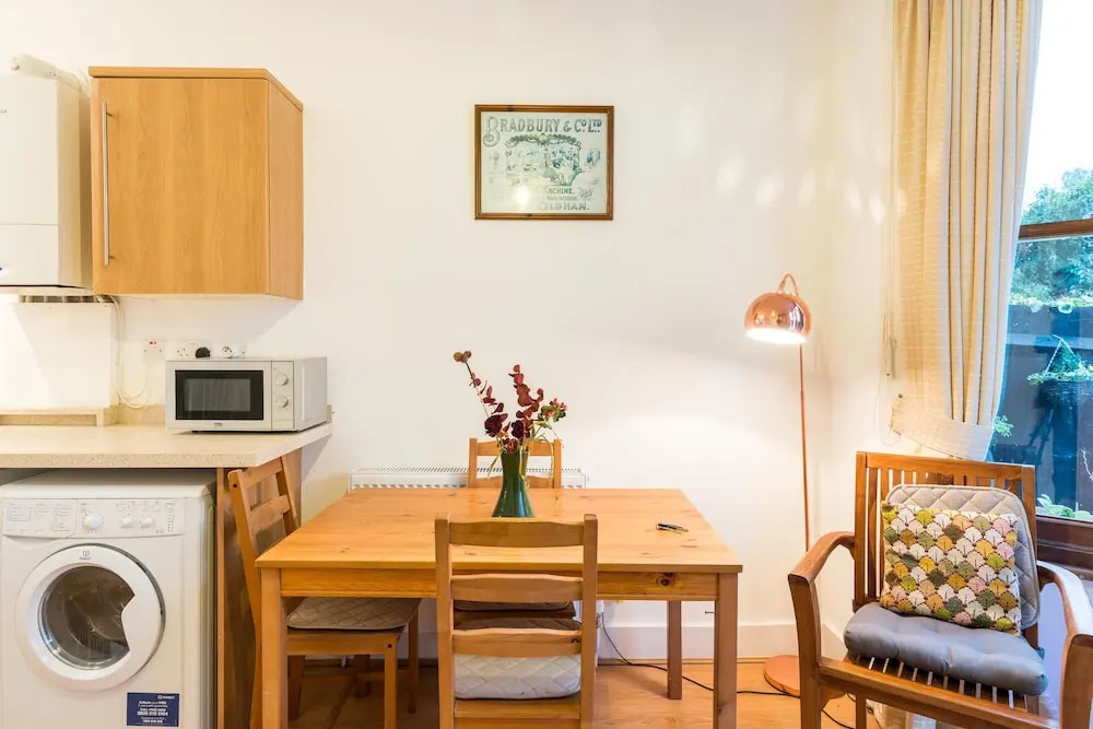 NEW Stylish 1 Bedroom Flat With Garden London