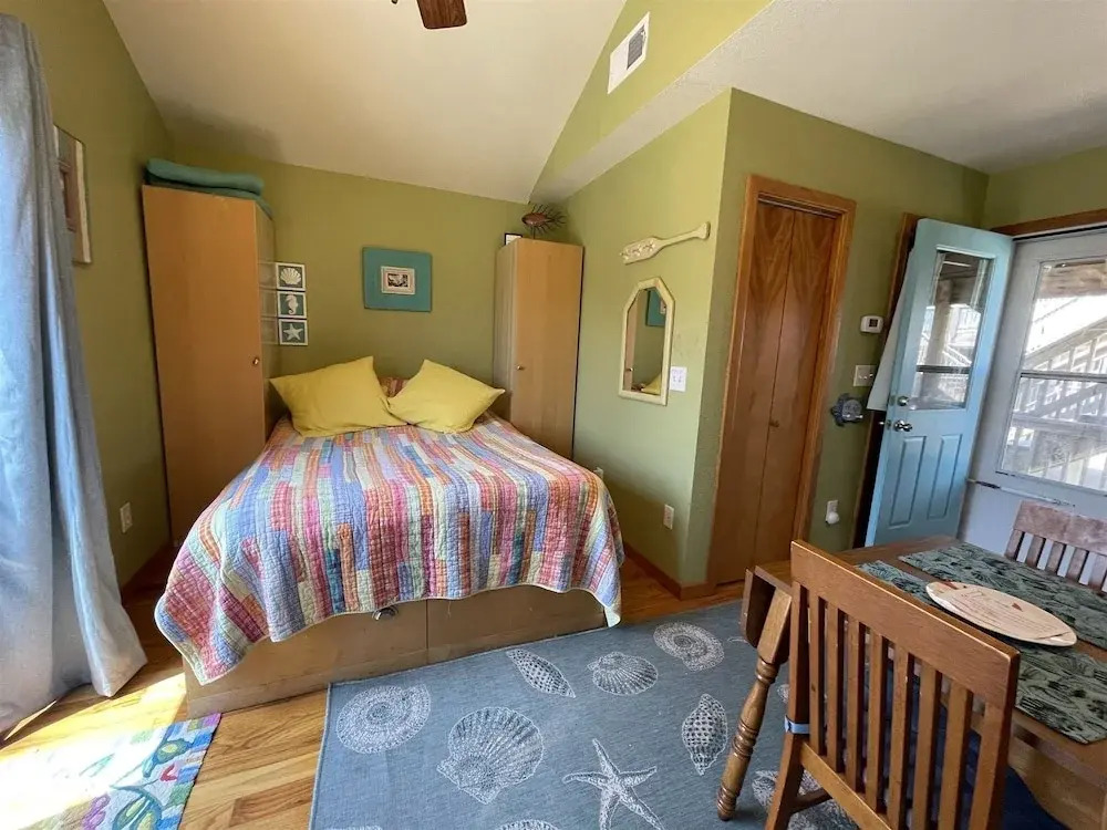 19 Oceans Door West Studio Bedroom Condo by RedAwning