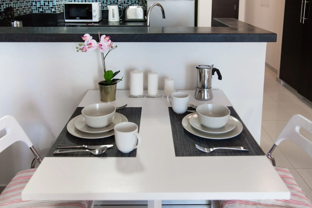 HiGuests - Fully Renovated,3 mins to the beach and Sea View