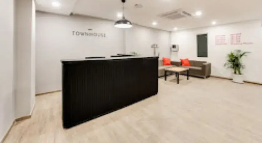Qotel 007 Anand Vihar