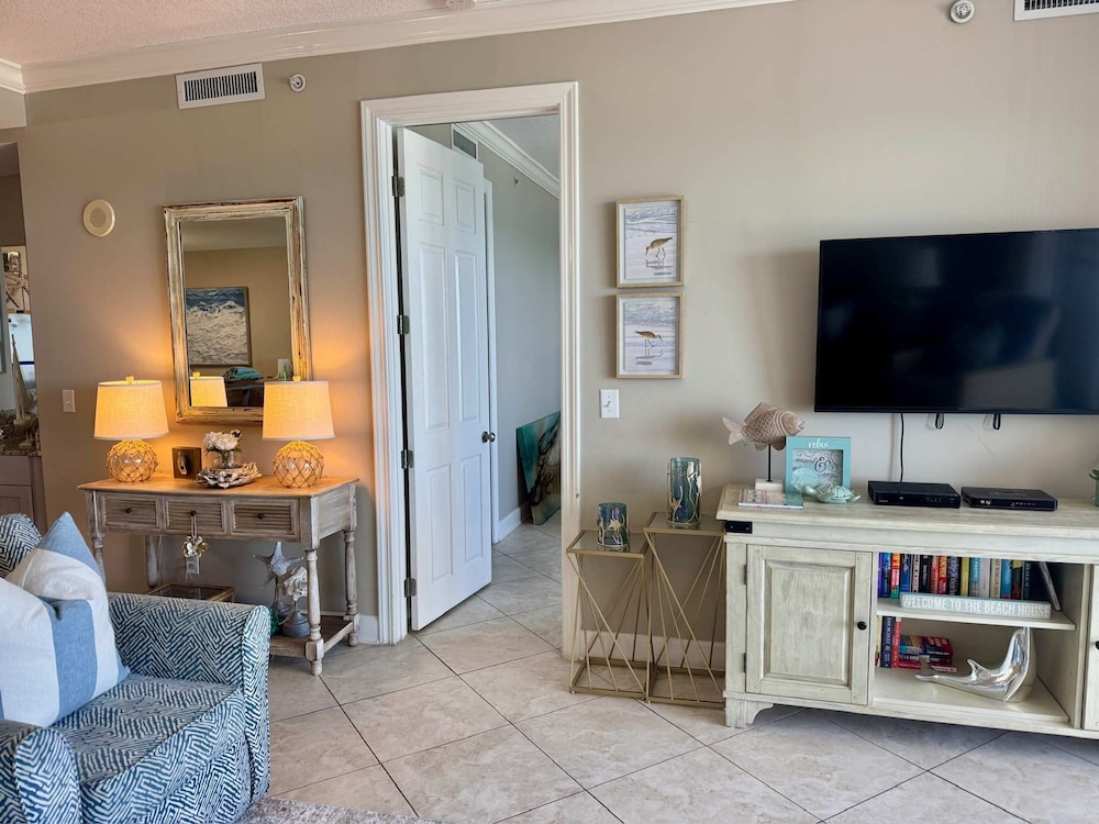 Regency Isle Beachfront Bliss Amazing Views 2 Bedrooms