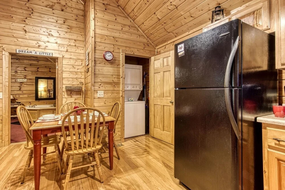 Little Slice of Heaven -1BR 1BA Close to Town and Resort Amenities cabin