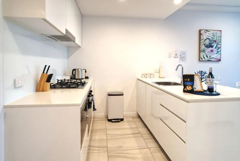 2BR Food Drink Hub Pool 2 Cars Gym Rooftop