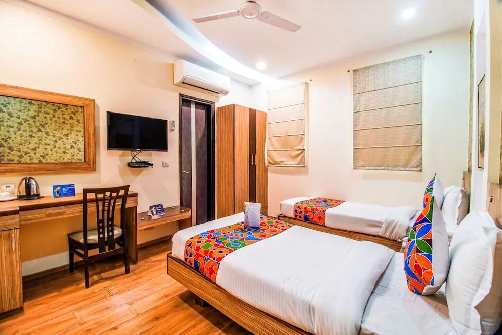 Fabhotel The Residency