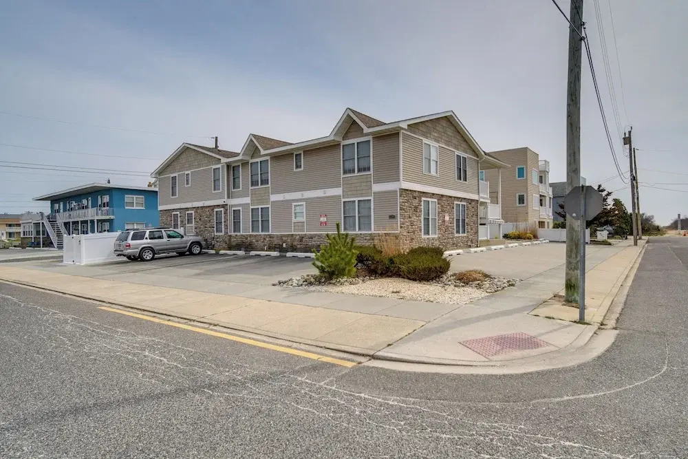 Brigantine Condo - Steps to the Ocean!
