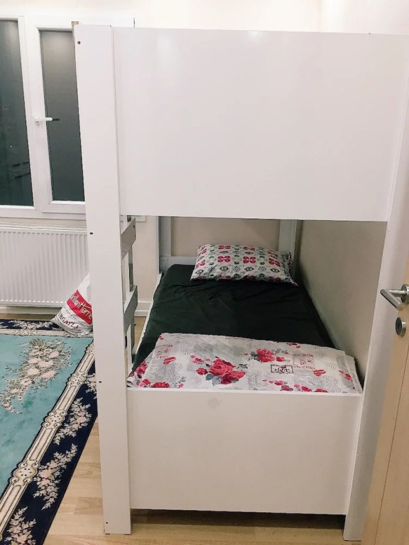 Safe Secure 3 bedroom top floor flat