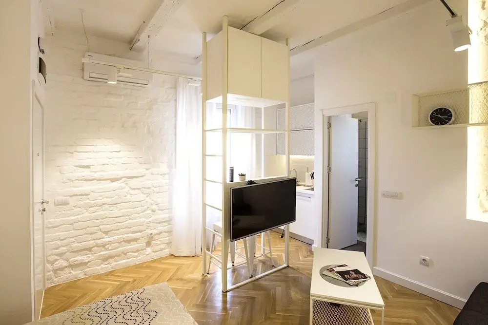 Atomic Apartment 01