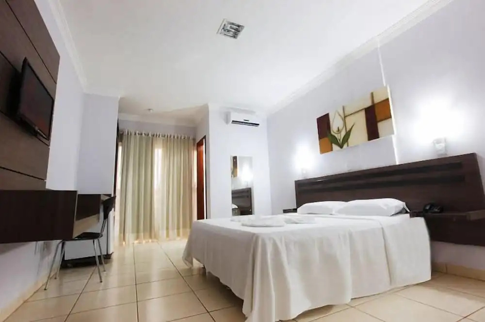 Augustus Hotel