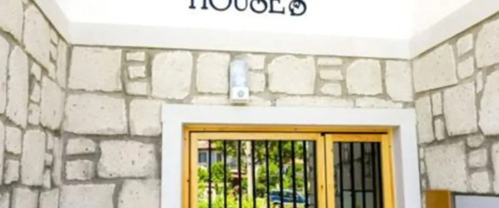 Meva Houses
