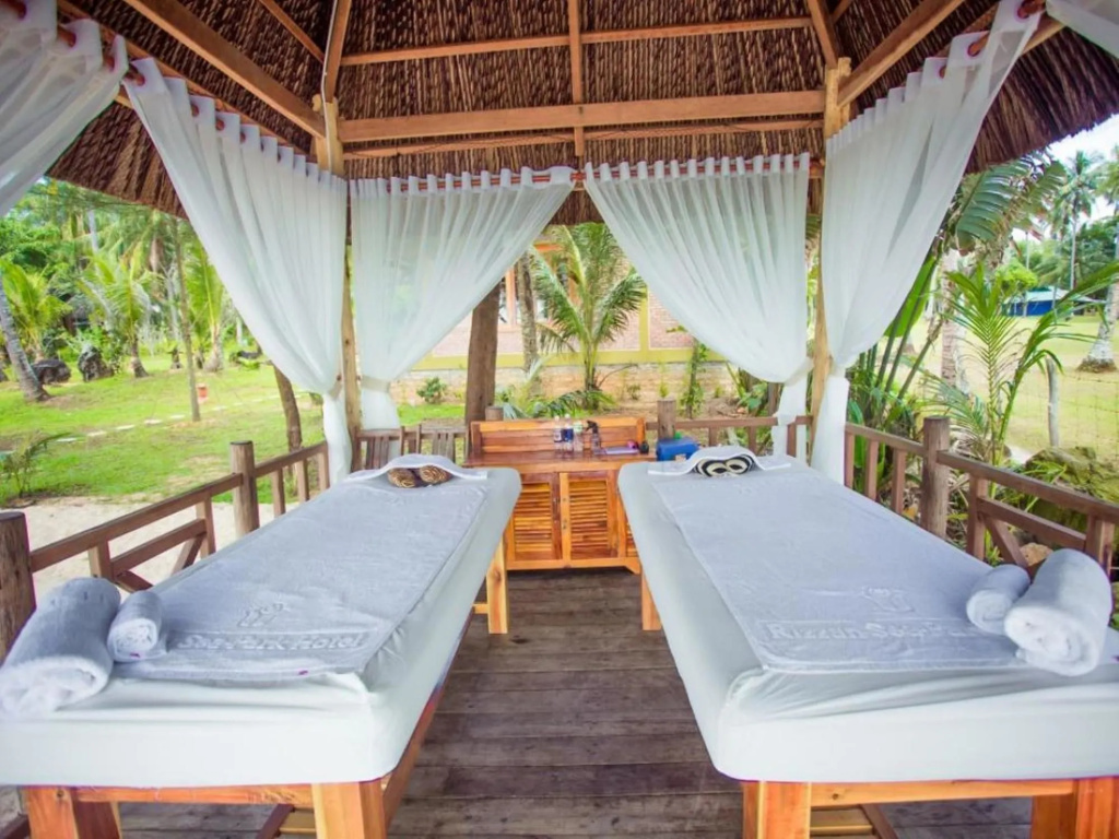 Coco Palm Beach Resort