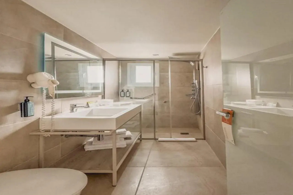 St George Lycabettus Lifestyle Hotel
