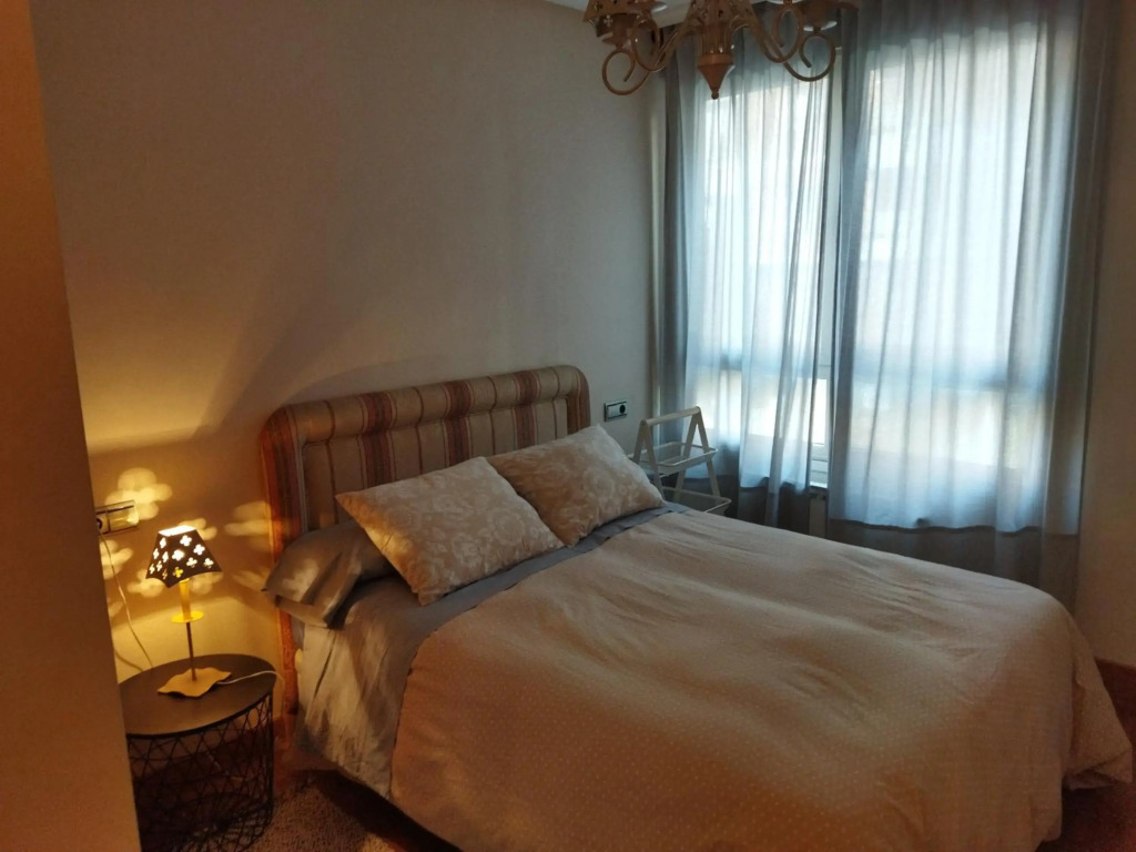 Céntrico apartamento en Oviedo con parking y wifi