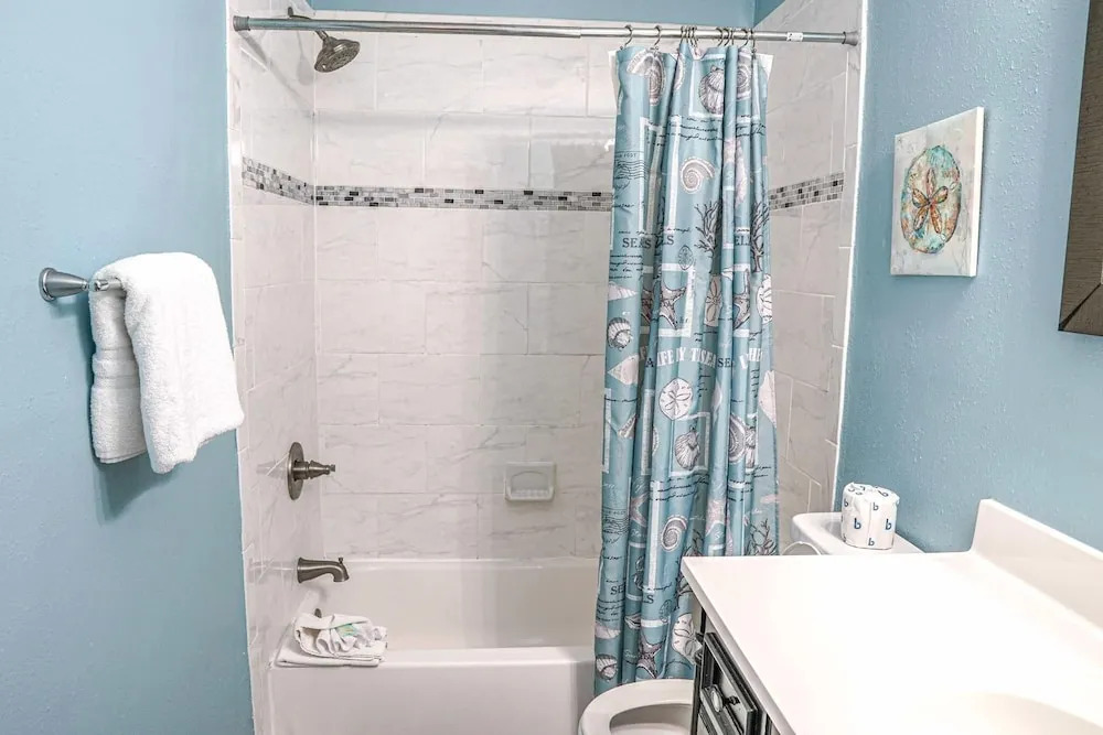 Tradewinds Condominium #25
