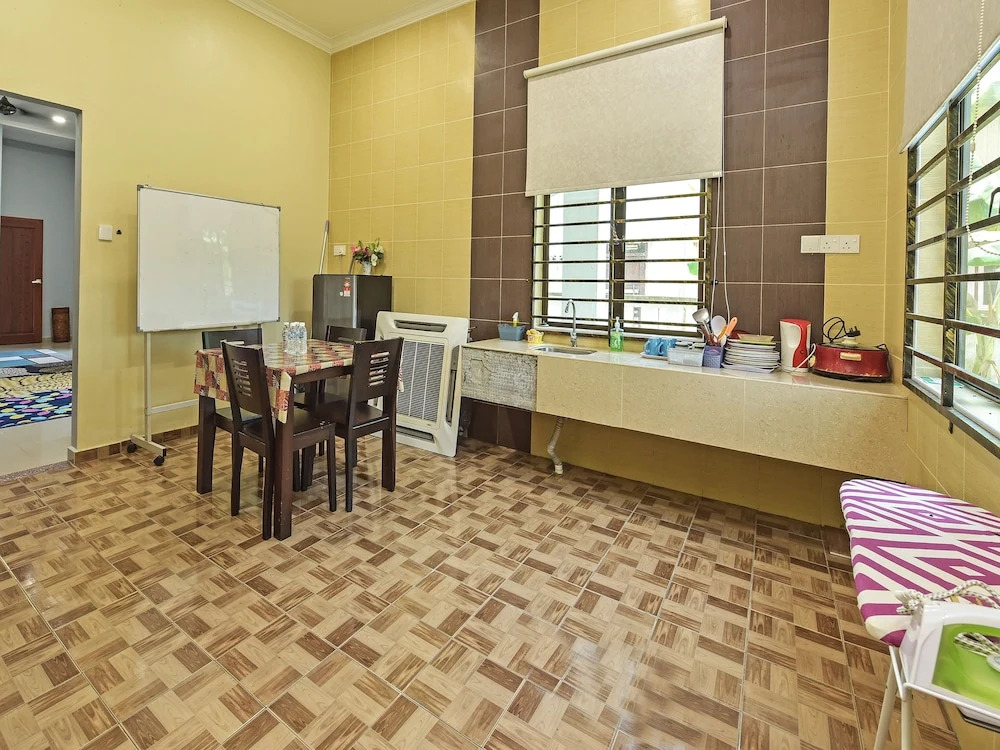 OYO Home 90448 Nurbayu Guest House