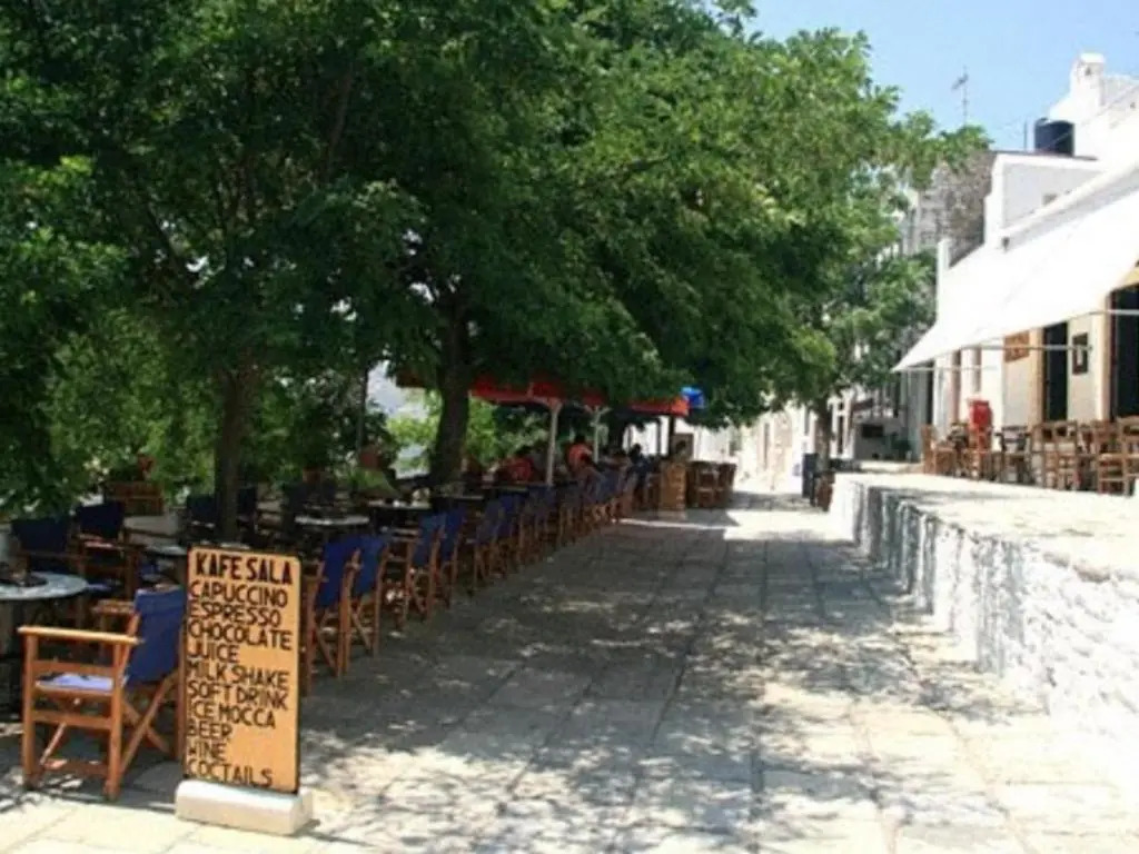 apeiranthos traditional stone house