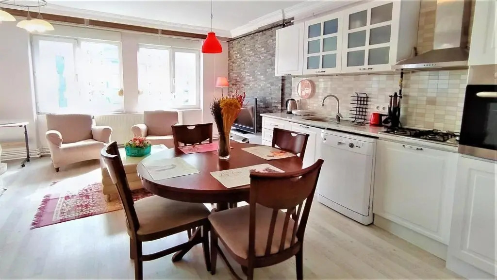 Flat Close to Beach With Balcony in Konyaalti