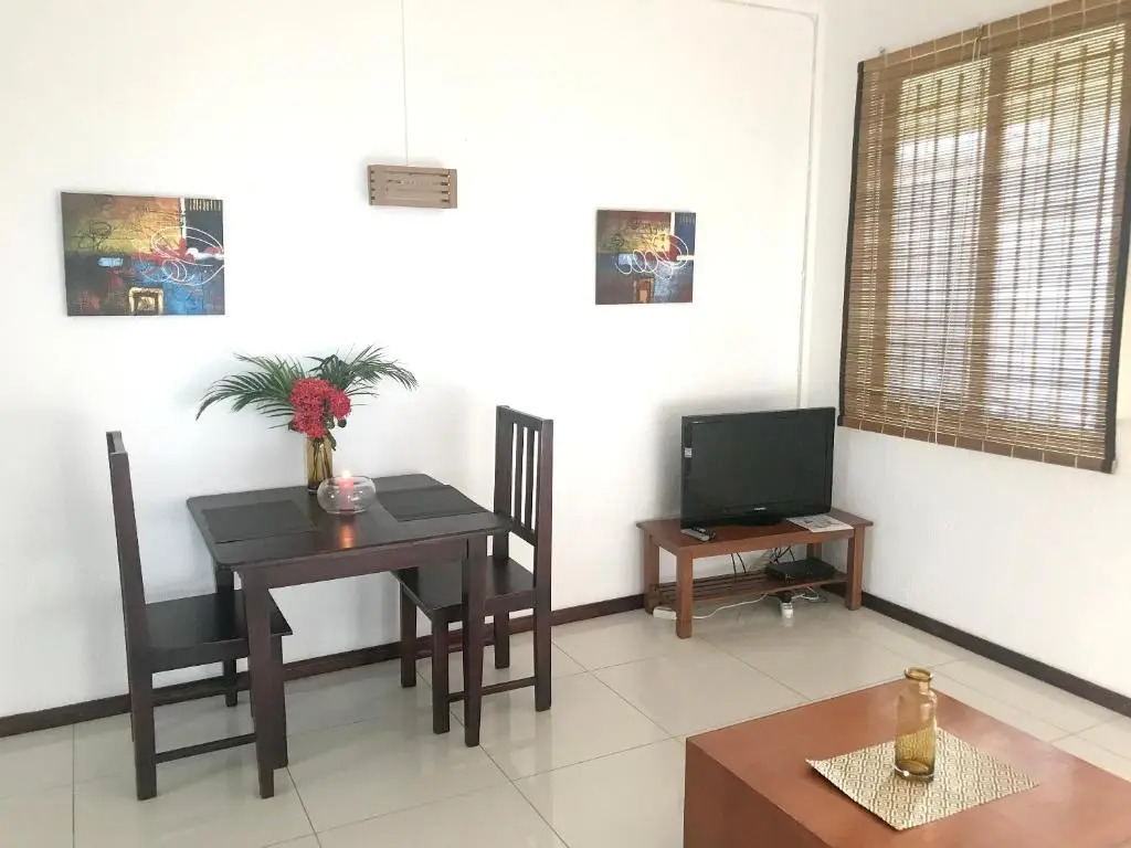 One bedroom appartement with shared pool and wifi at Pereybere 1 km away from the beach