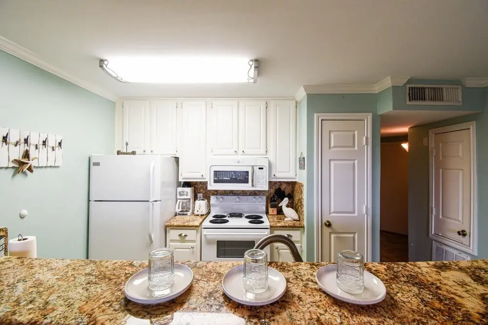 Maravilla Condos 111