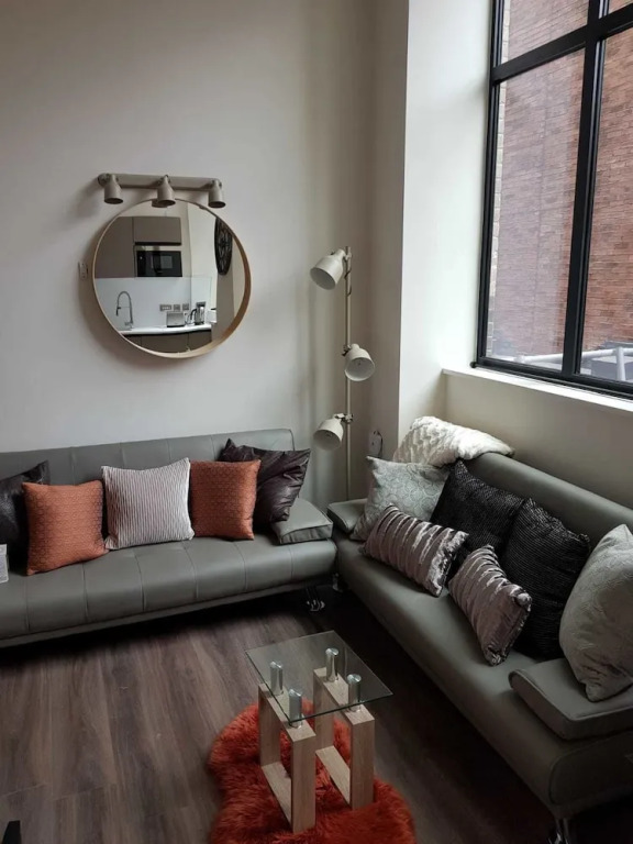 Central 1 BD Apartment