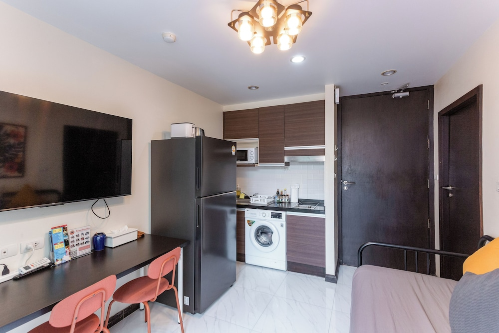1BR Poolside Fisherman Village C272
