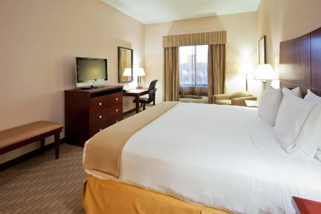 Red Lion Inn & Suites Mineral Wells