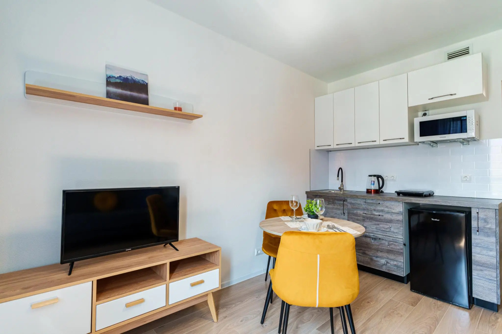LetoApart (ЛетоАпарт) на улице Мурата Ахеджака 5-95