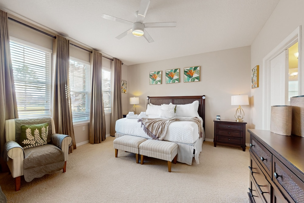 Stunning Getaway With Games & Clubhouse Amenities - Near Parks