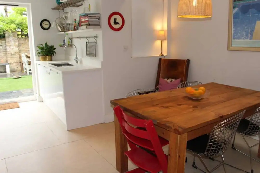 4 Bedroom House With Large Garden