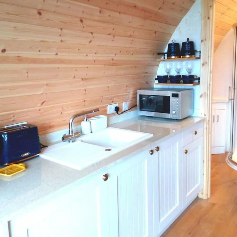Foresters Retreat Glamping - Cambrian View- Vaccinated dogs over the age of 2 are accepted