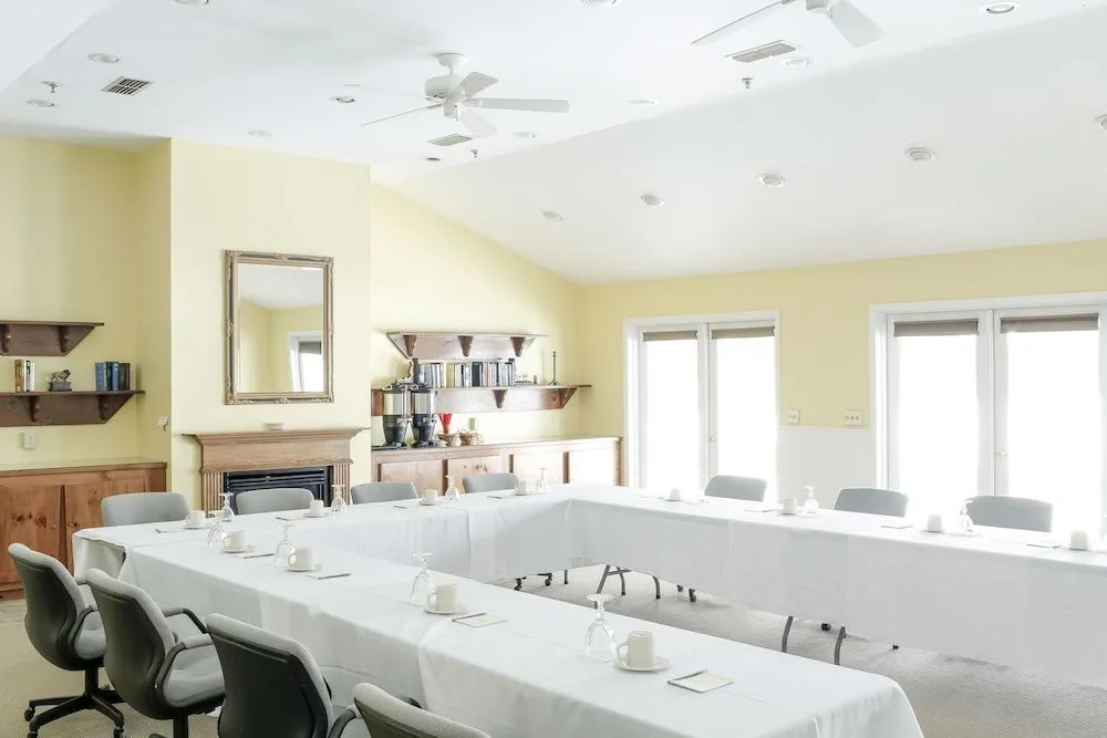 Delamater Inn