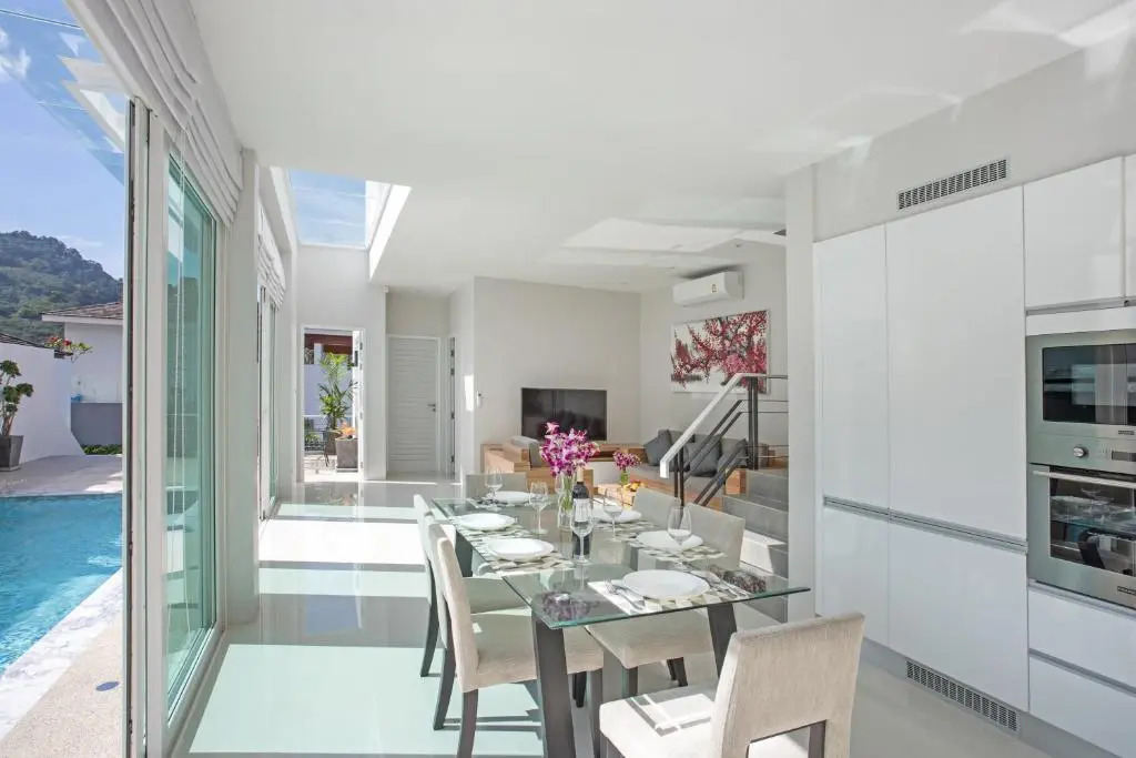 Elegant Designer 4BR Pool Villa Skylight