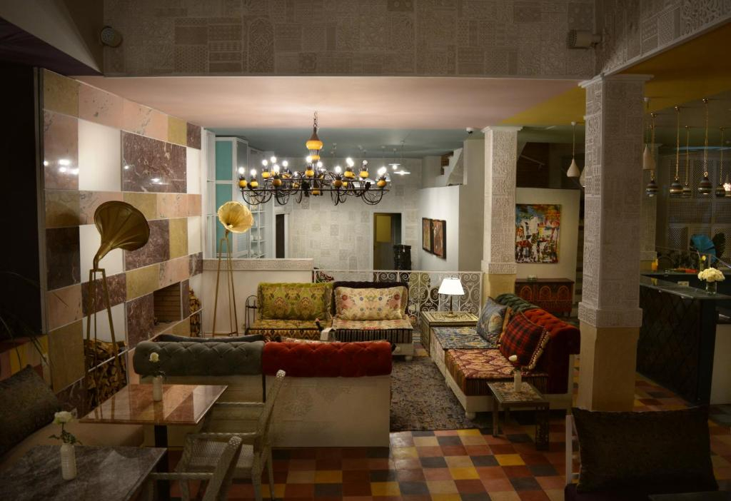 Riad Karmela