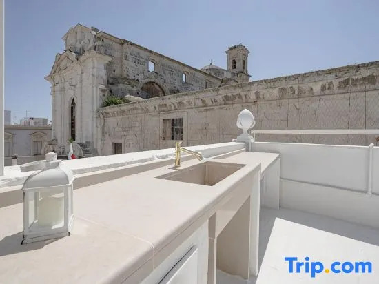 Marchesa - 2 Bedrooms, Terrace & Bath Tub in Center