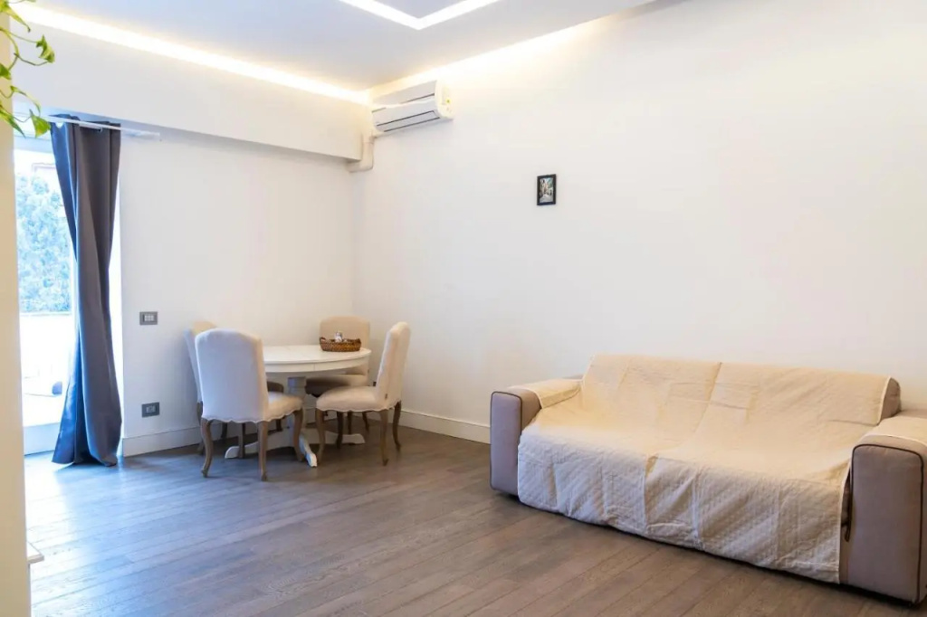 Regina Margherita Halldis Apartment