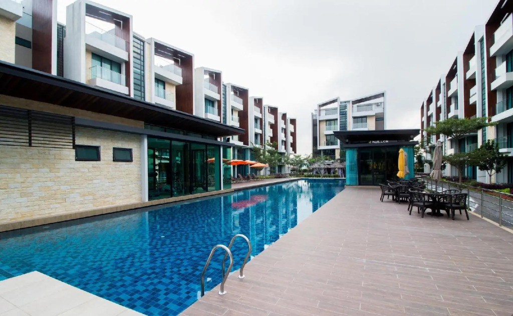 Tropical Villa Service Suite