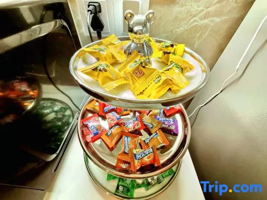 Star Theme Apartment (Guangzhou Panyu Tianhe Chengnancun Wanbo Metro Station)