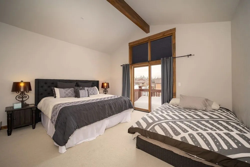 Bear Trail 3 Bedroom Townhouse by RedAwning