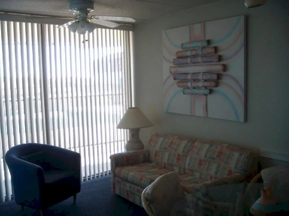 Le Boot Oceanfront Suites