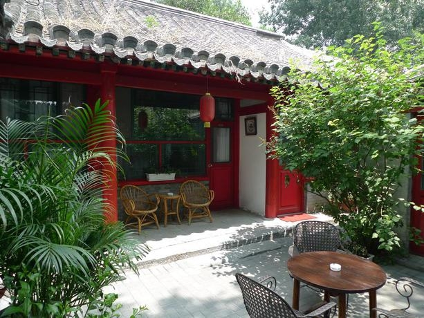 Alley Garden Courtyard Hotel