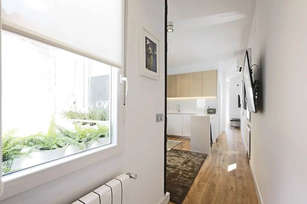 Santa Isabel Street, Private rooms