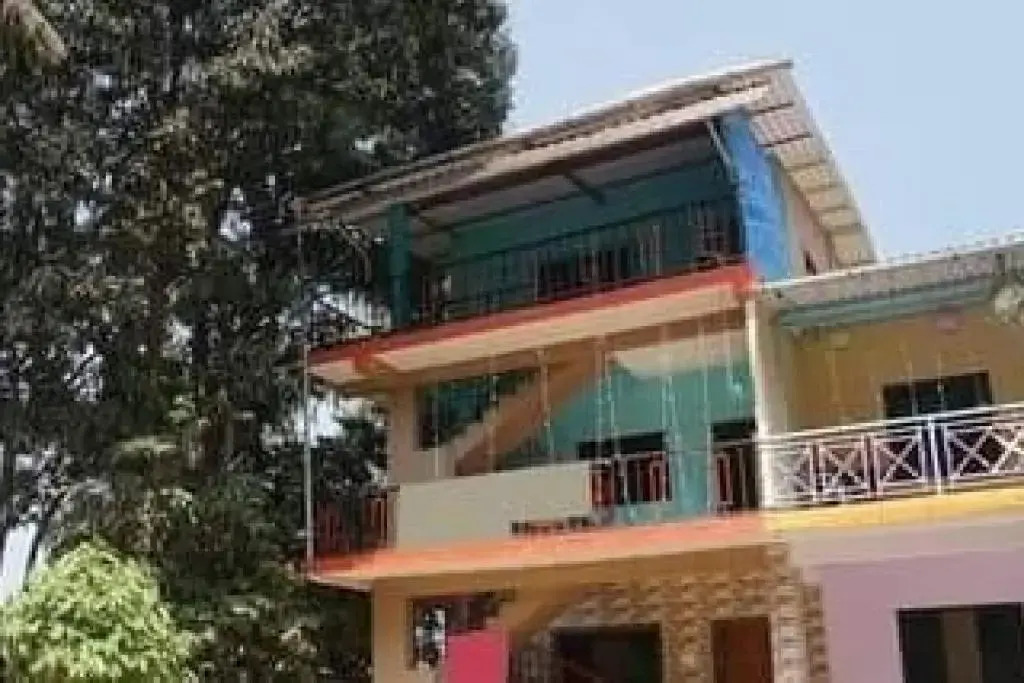 OYO HOME 83975 Trupti Sandesh's Raju Holiday Home