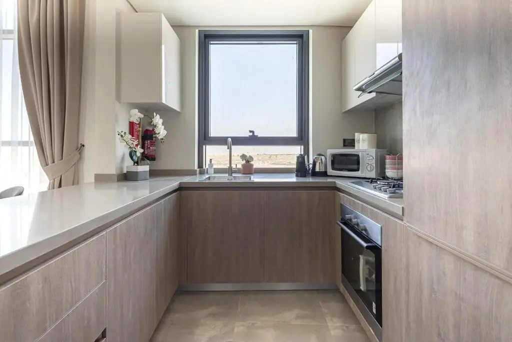 Frank Porter - Majestique Residence