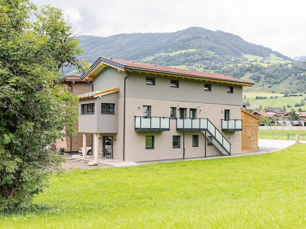 Pleasant Apartment in Mühlbach Near Ski Lift