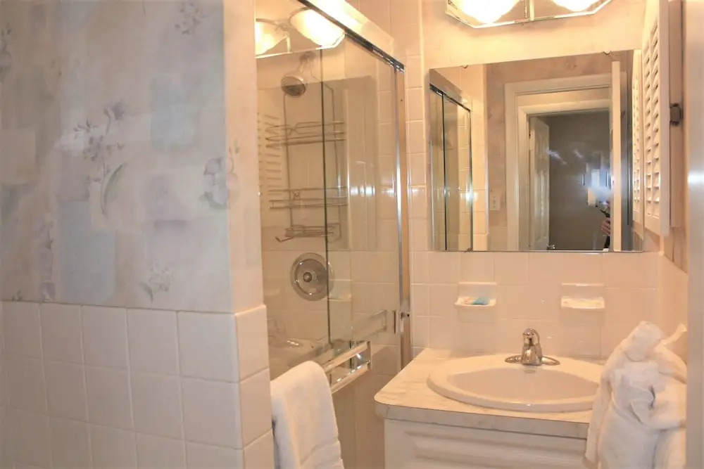 Jamaica Royale 099 - 2 Br Condo