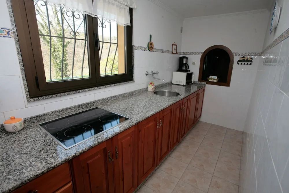APARTAMENTOS. TURIS. CASTIELLO