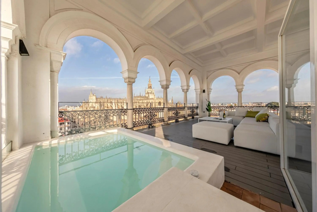 The most Exclusive apartment in Sevillaparking